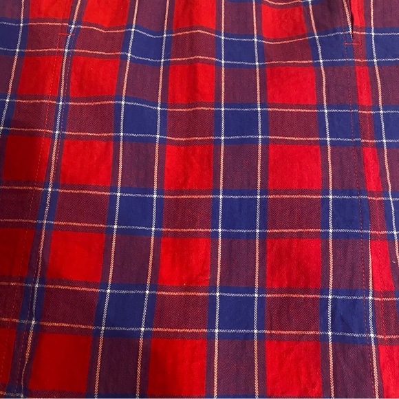 Woman’s Duluth Trading Flannel in Size Large. - Picture 2 of 9